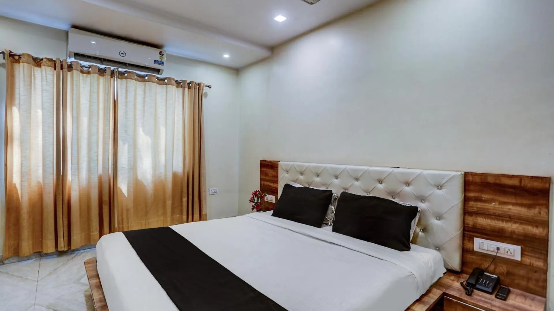 Spot On Sai P Guest House Varanasi Hotel