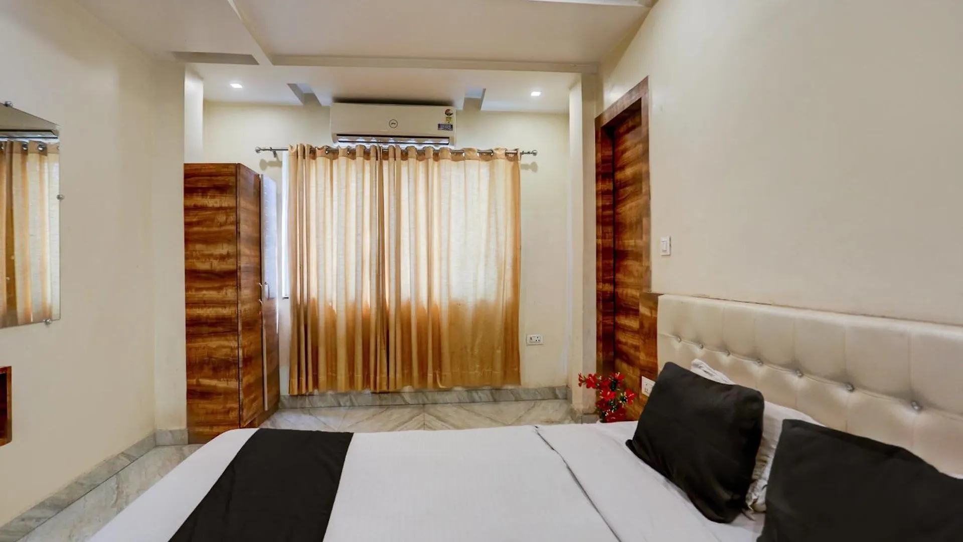 Spot On Sai P Guest House Varanasi Hotel
