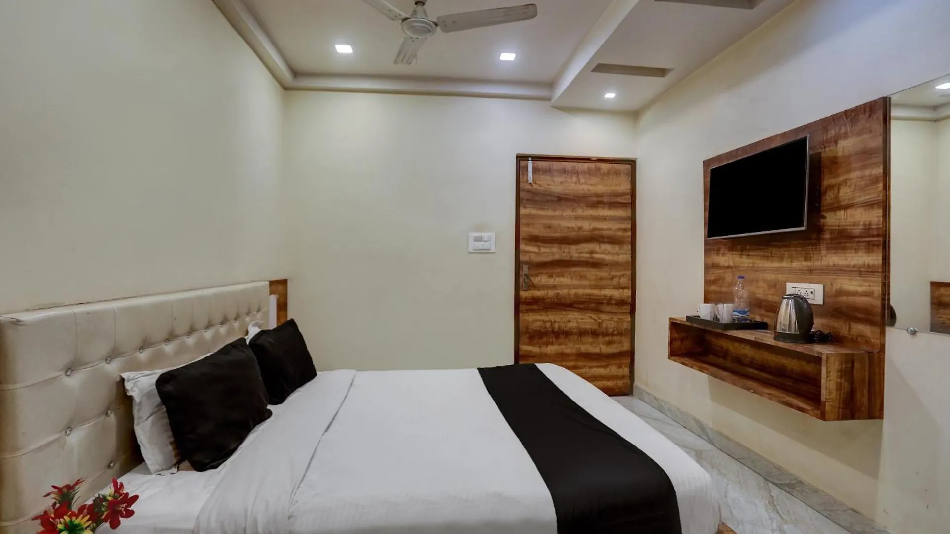 ** Hotel Spot On Sai P Guest House Varanasi India