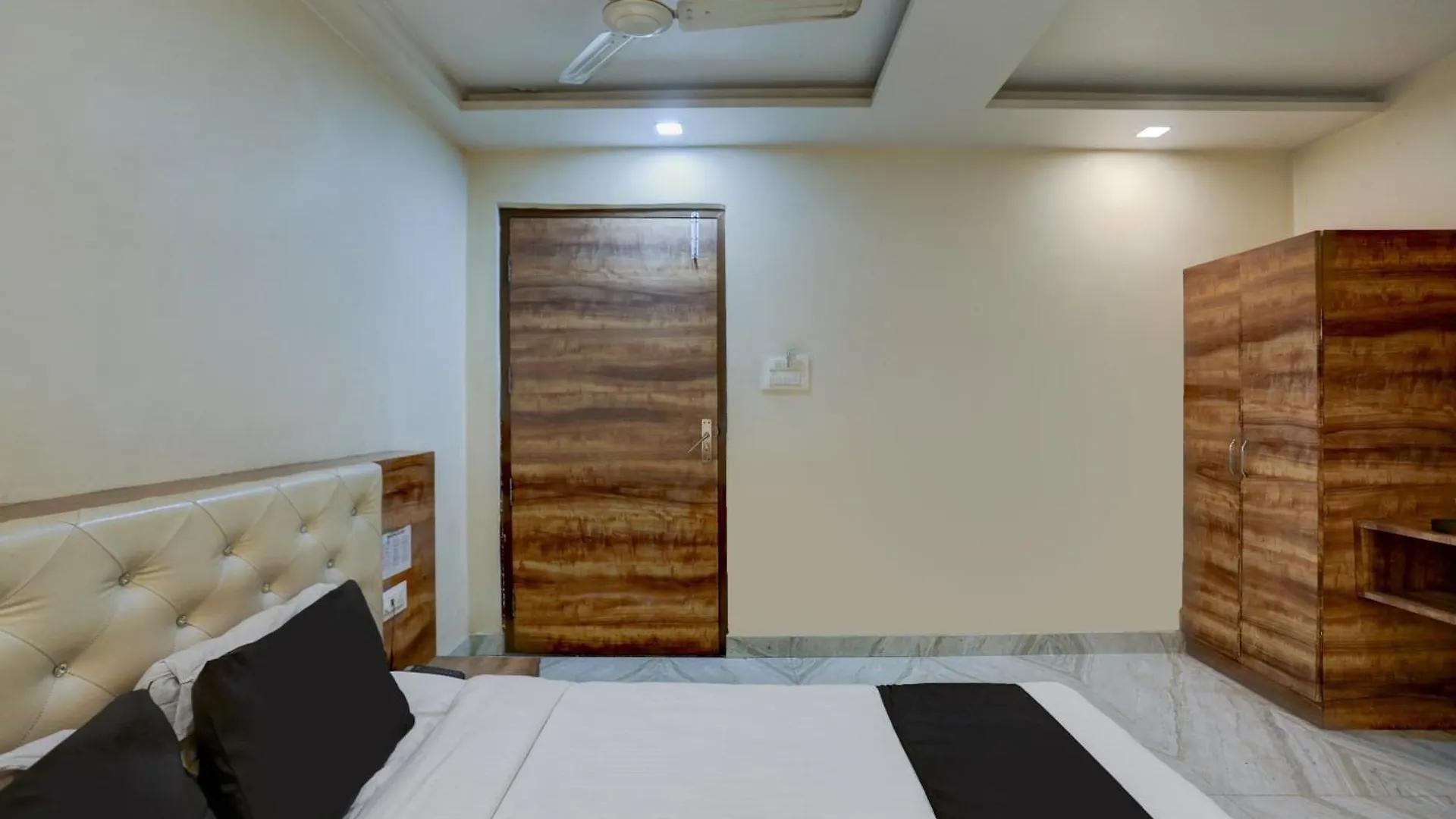 Spot On Sai P Guest House Varanasi 2*,